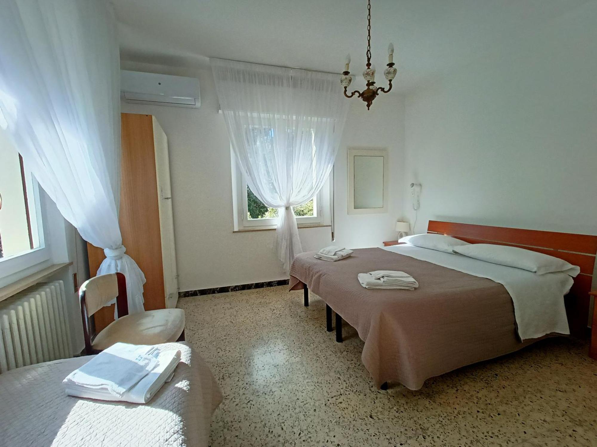 Beeliving Room&Breakfast (Adults Only) Riccione Esterno foto