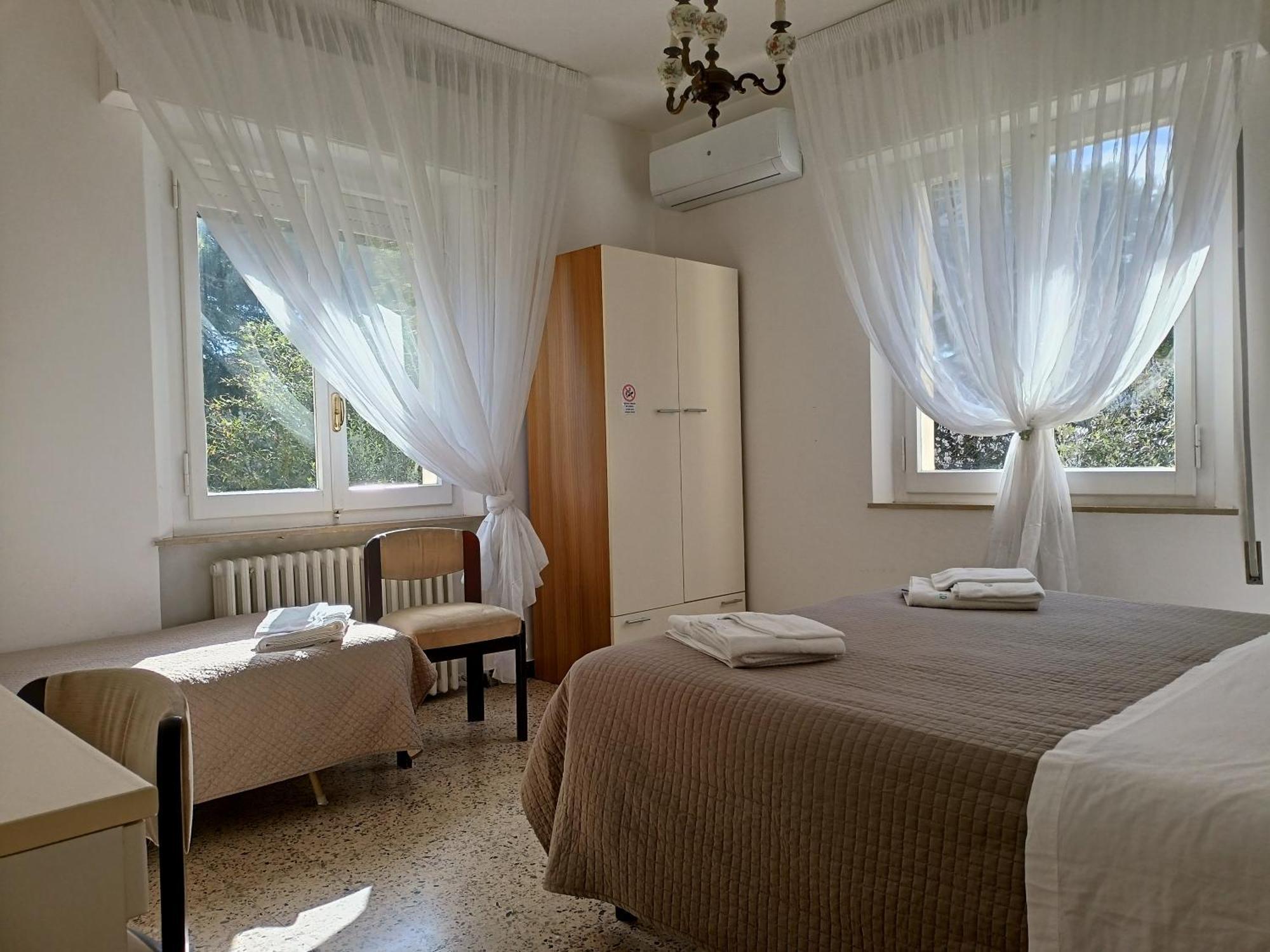 Beeliving Room&Breakfast (Adults Only) Riccione Esterno foto