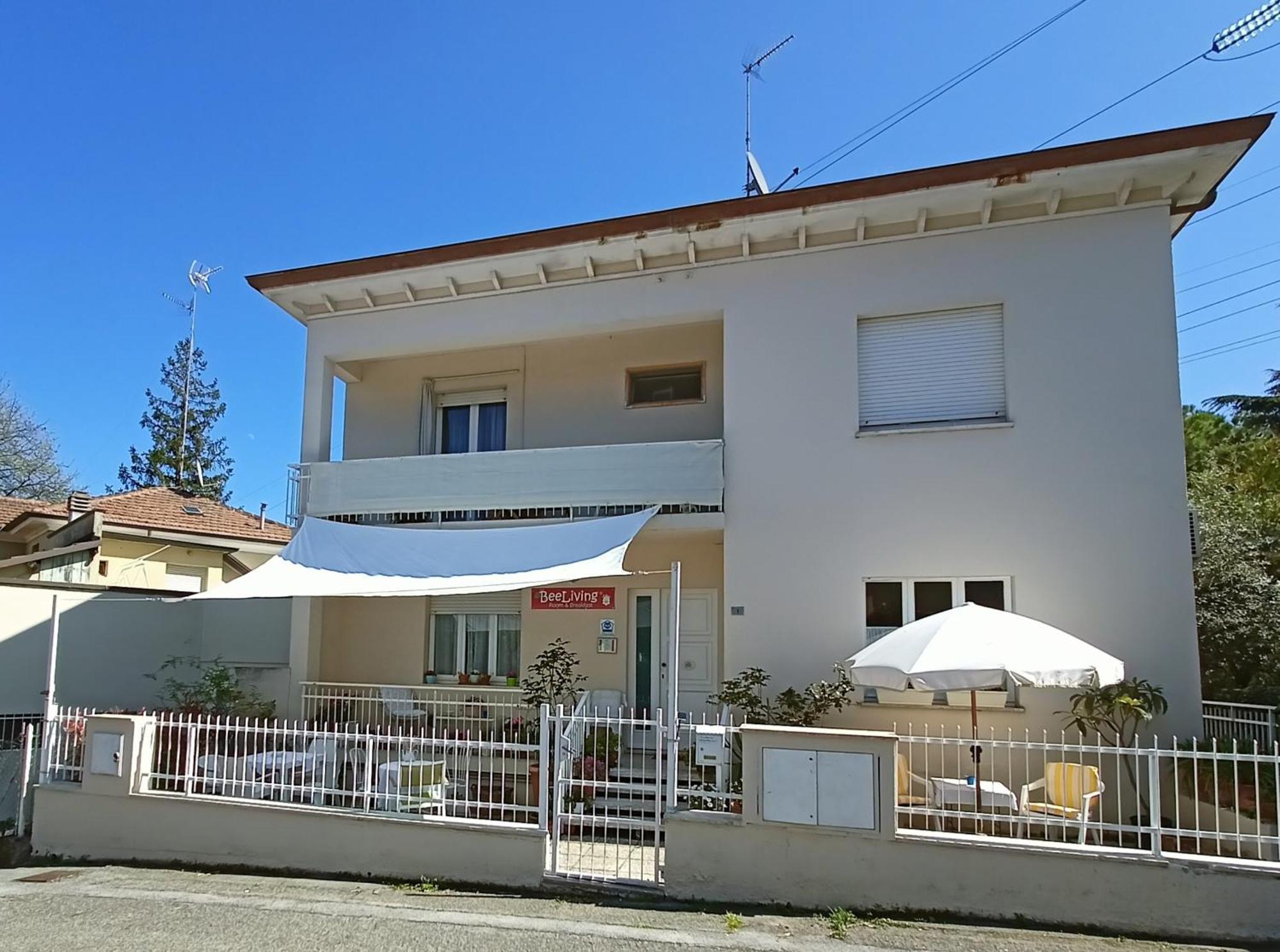 Beeliving Room&Breakfast (Adults Only) Riccione Esterno foto