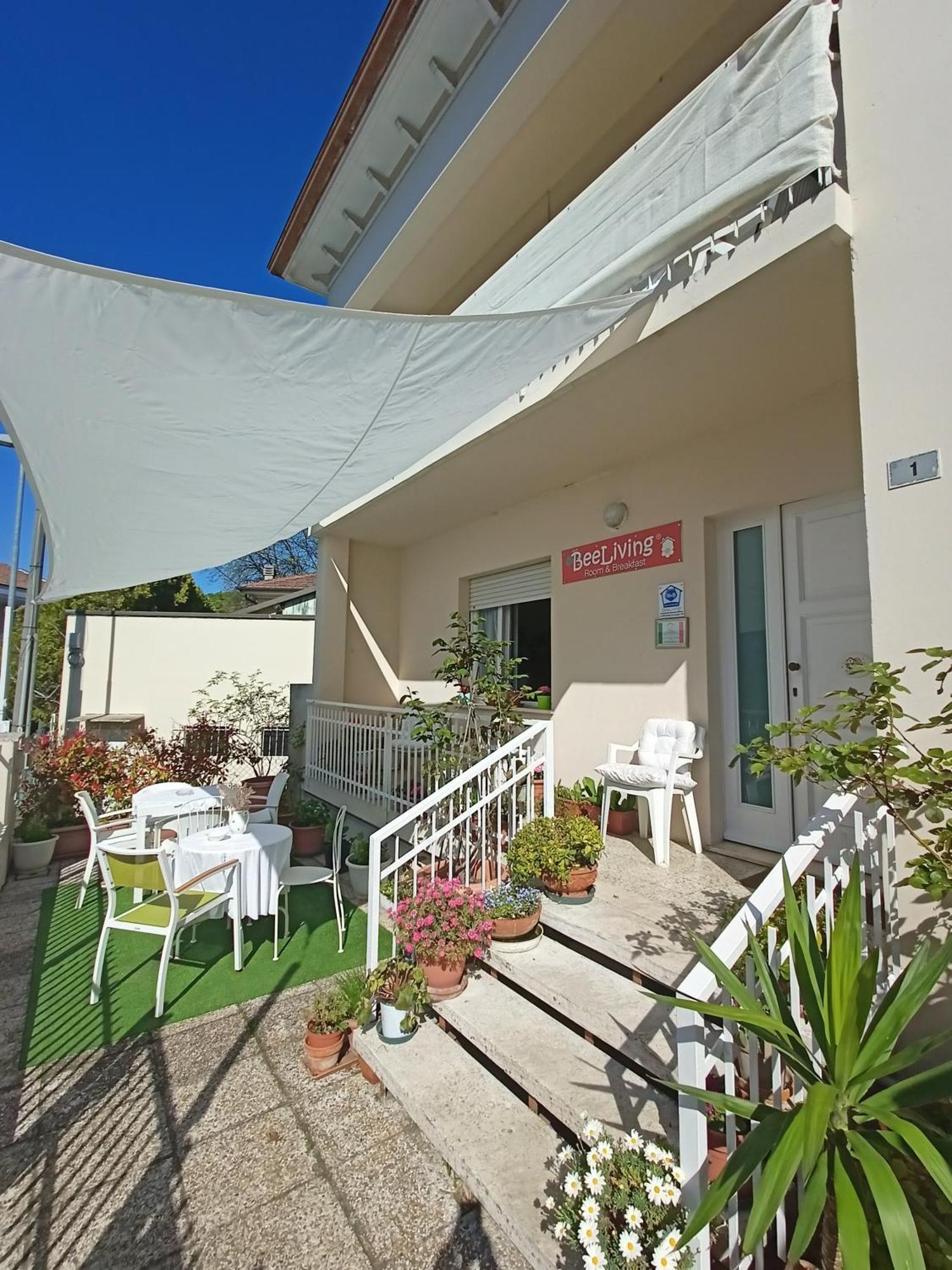 Beeliving Room&Breakfast (Adults Only) Riccione Esterno foto