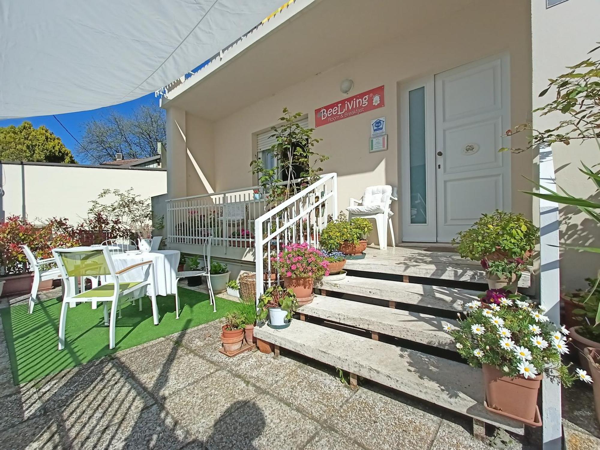 Beeliving Room&Breakfast (Adults Only) Riccione Esterno foto