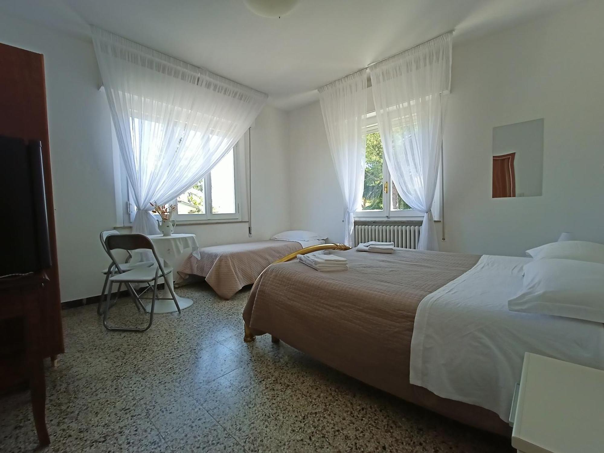 Beeliving Room&Breakfast (Adults Only) Riccione Esterno foto