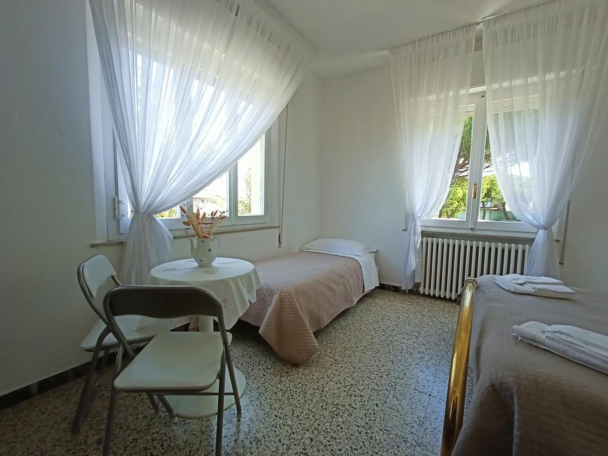 Beeliving Room&Breakfast (Adults Only) Riccione Esterno foto